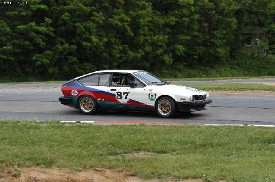 81_Alfa_Romeo_GTV6_Marlboro_British_Jefferson_500_Summit_Point_04_dv_01.jpg