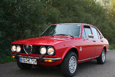 alfa_romeo_alfetta.jpg (484.91 KiB) Vizualizat de 11 ori alfa_romeo_alfetta.jpg