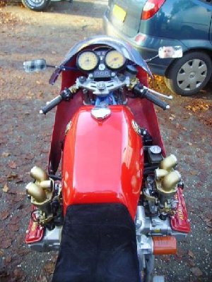 20081110135533_moto_alfa_romeo_boxer2[1].jpg