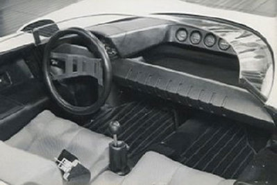 1968_Pininfarina_Alfa-Romeo_P33_Roadster_Interior_Thum.jpg